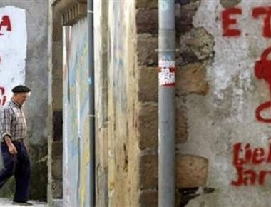 ΕΤΑ: Oι Βάσκοι αυτονομιστές παραδίδουν τα όπλα έπειτα από 829 θανάτους